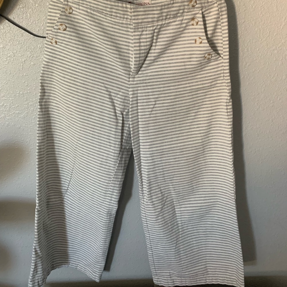 Striped cropped pants with side button detail